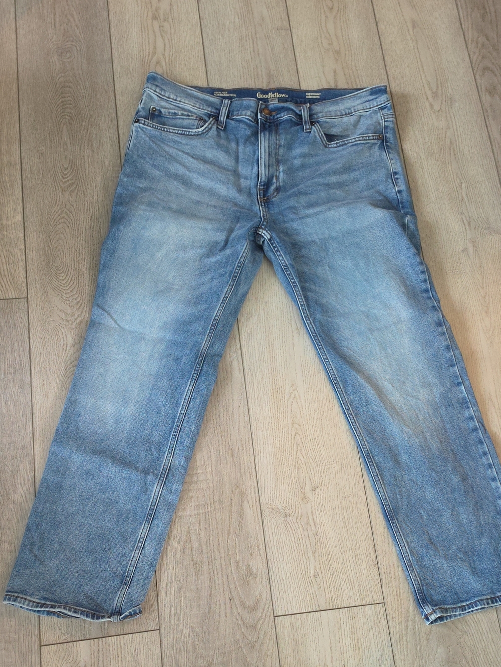 Goodfellow & Co Men’s Washed Blue Relaxed Jeans